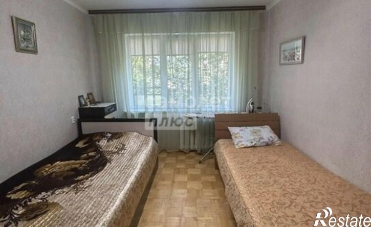 3-комн квартира Элиста, 2-й микрорайон, 23