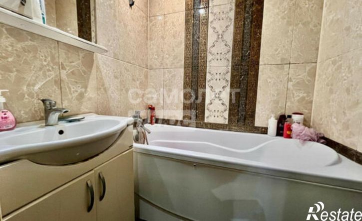 4-комн квартира Элиста, 6-й микрорайон, 27
