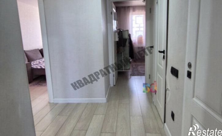 3-комн квартира Элиста, 2-й микрорайон, 12